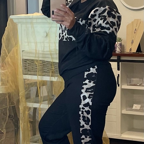 Leopard 2 piece set - Picture 3 of 4